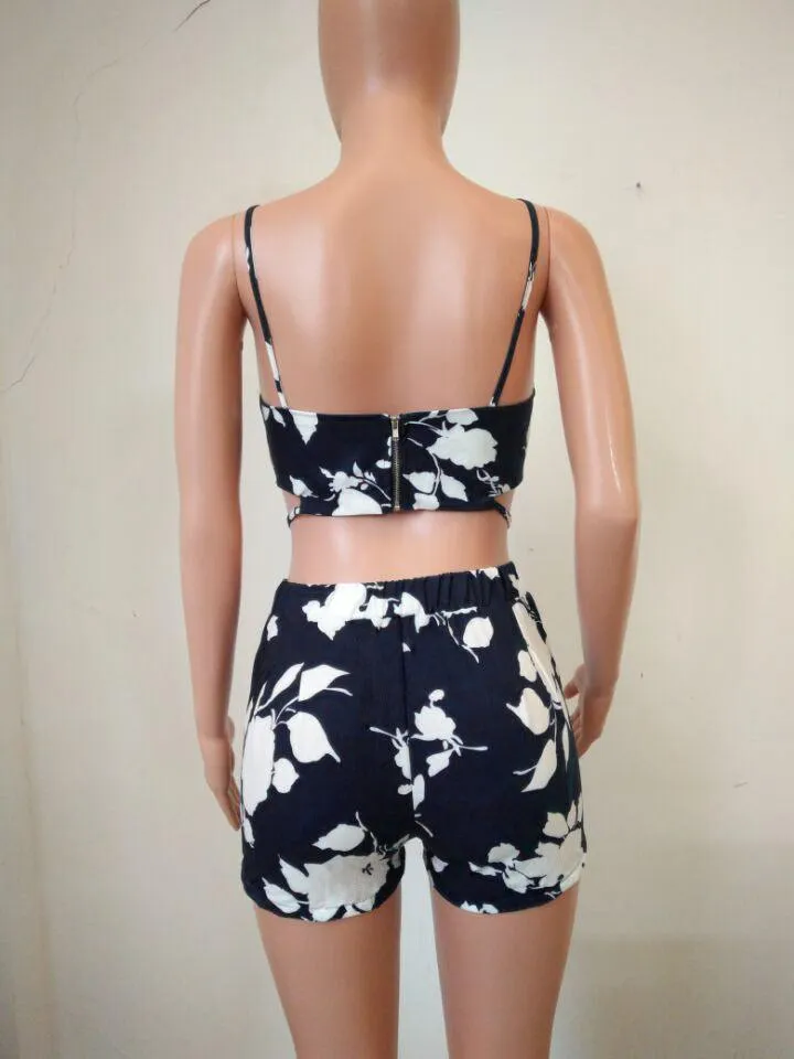 TWO PIECE NAVY FLORAL LACE-UP SHORTS SET